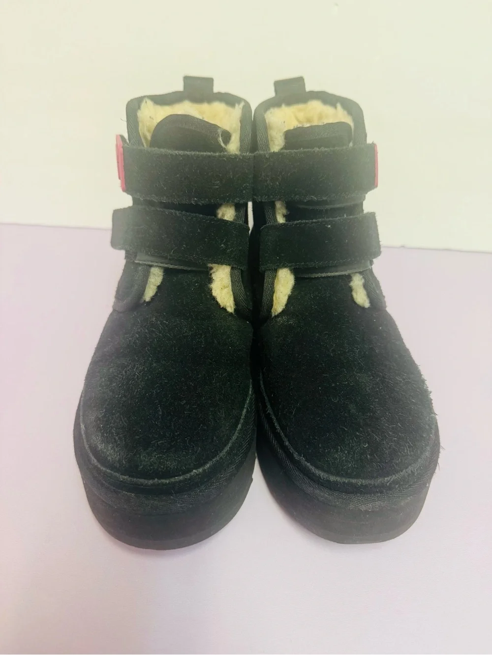 UGG Neumel Platform boots in black Size 4